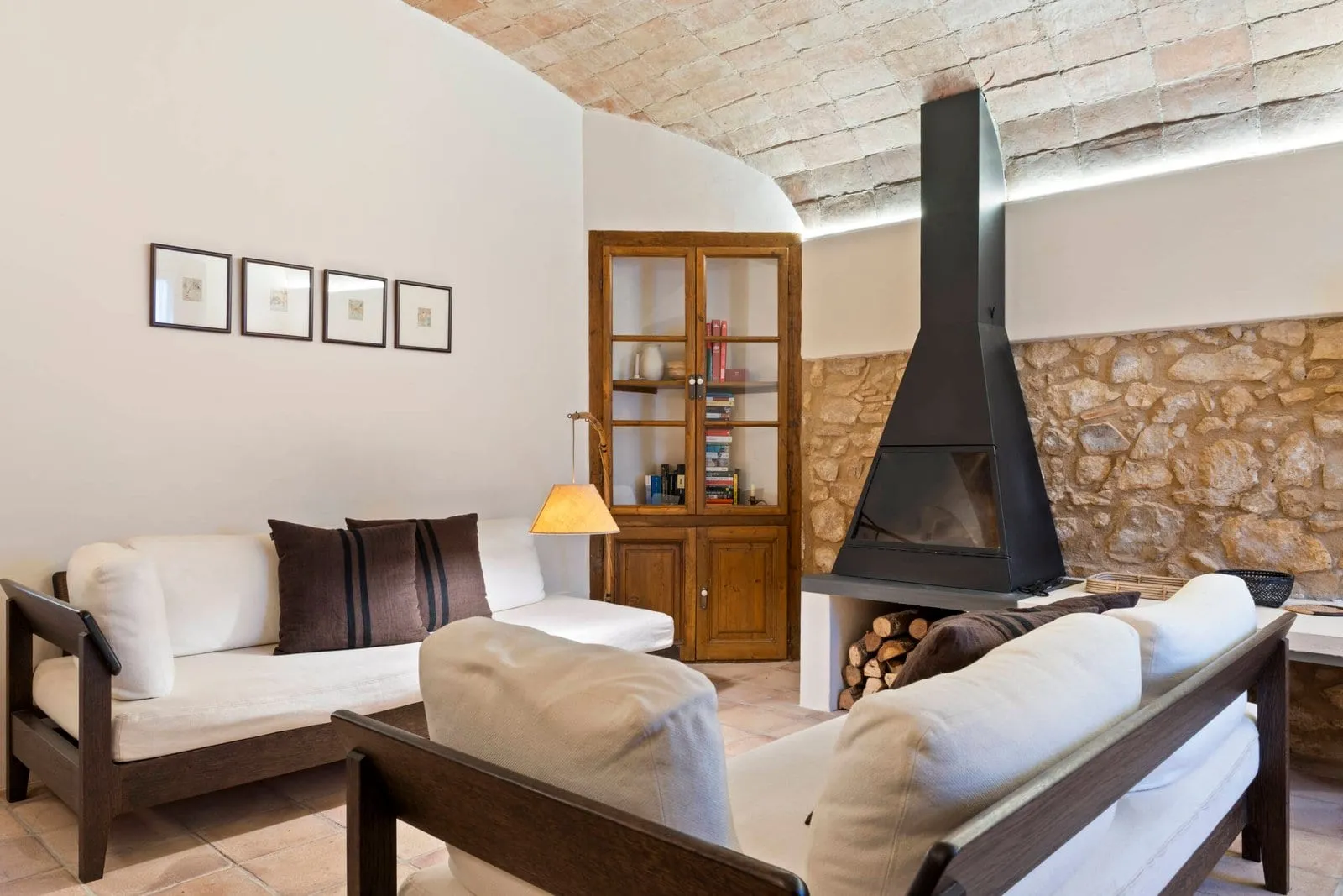 Comprehensive rehabilitation in Palafrugell: The soul of the stone and the vault